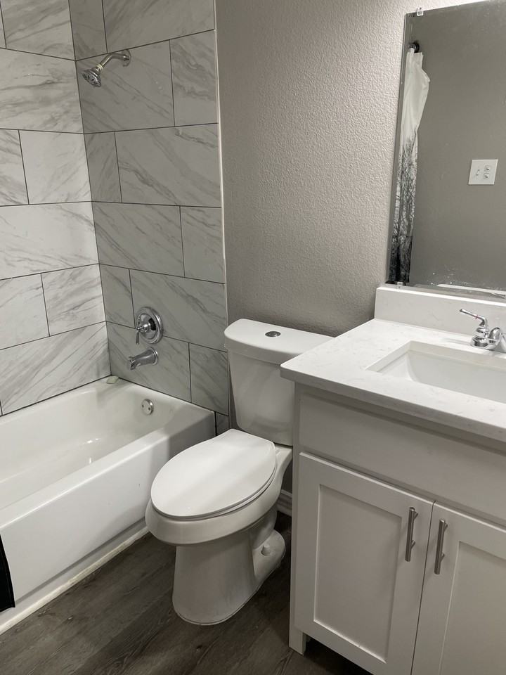 9803 Walnut St #B101 - Photo 7 of 7