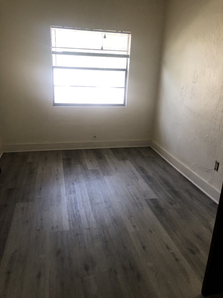 14343 Walsingham Rd #B - Photo 5 of 6