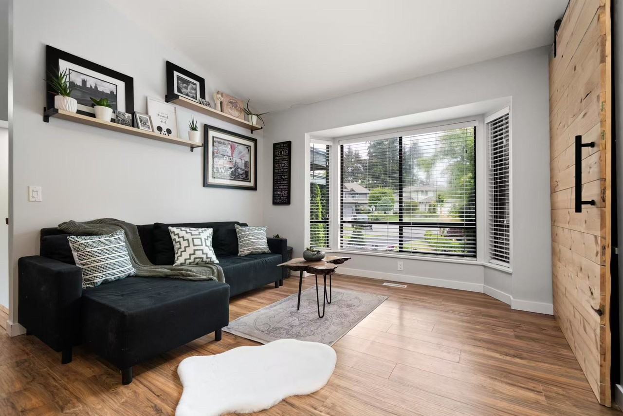 11942 Carriage Pl - Photo 3 of 9
