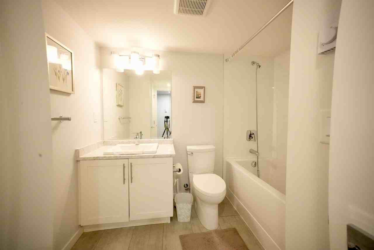 2126 166 St - Photo 5 of 12