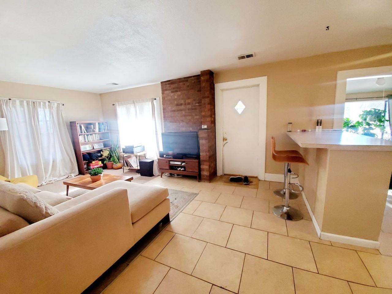 1730 W. MULBERRY - Photo 4 of 29