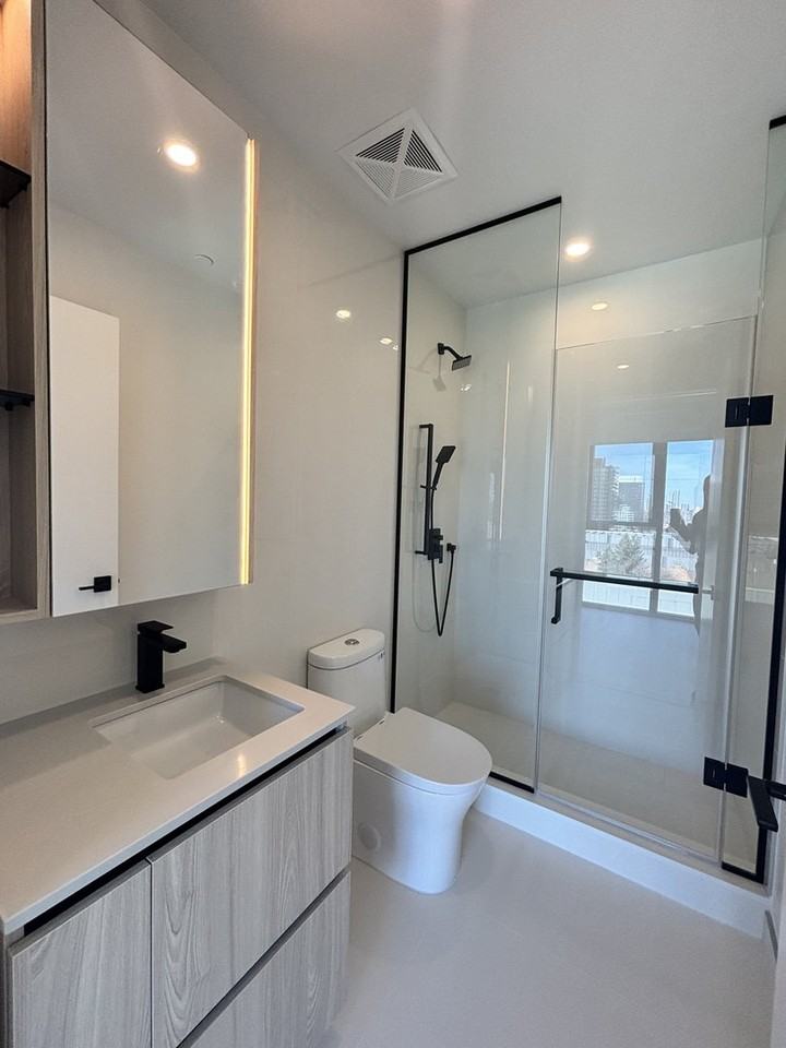 699 Sheppard Ave E - Photo 3 of 16