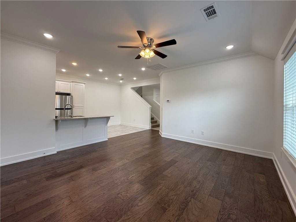 2002 E Brookview Dr - Photo 3 of 3