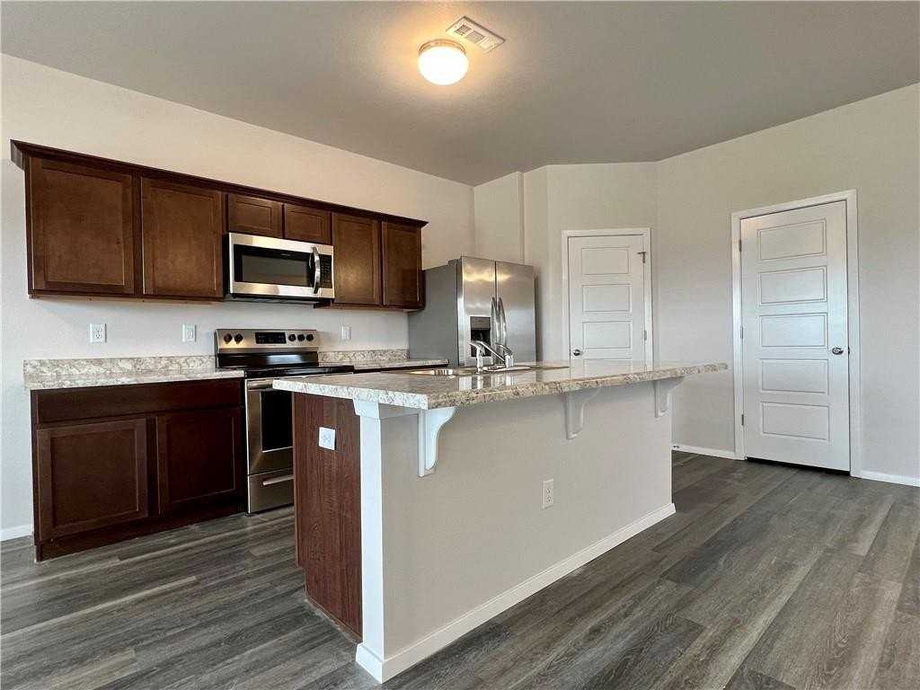 3251 Red Tail Way - Photo 3 of 16