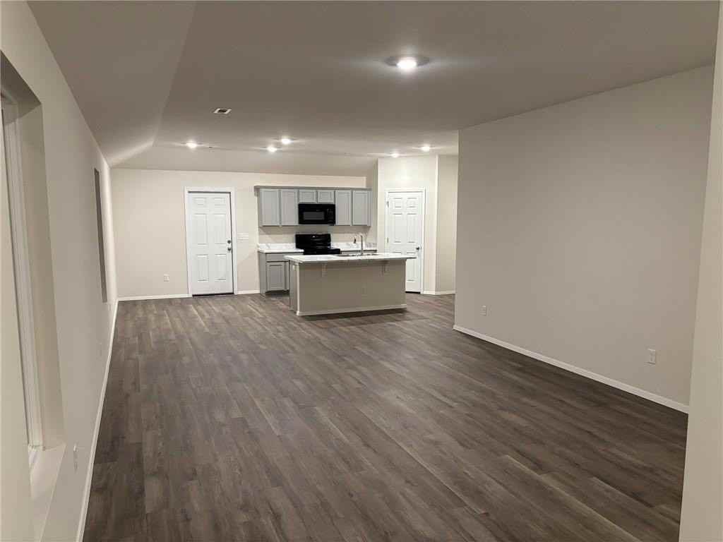 801 S Katlyn Dr - Photo 3 of 12