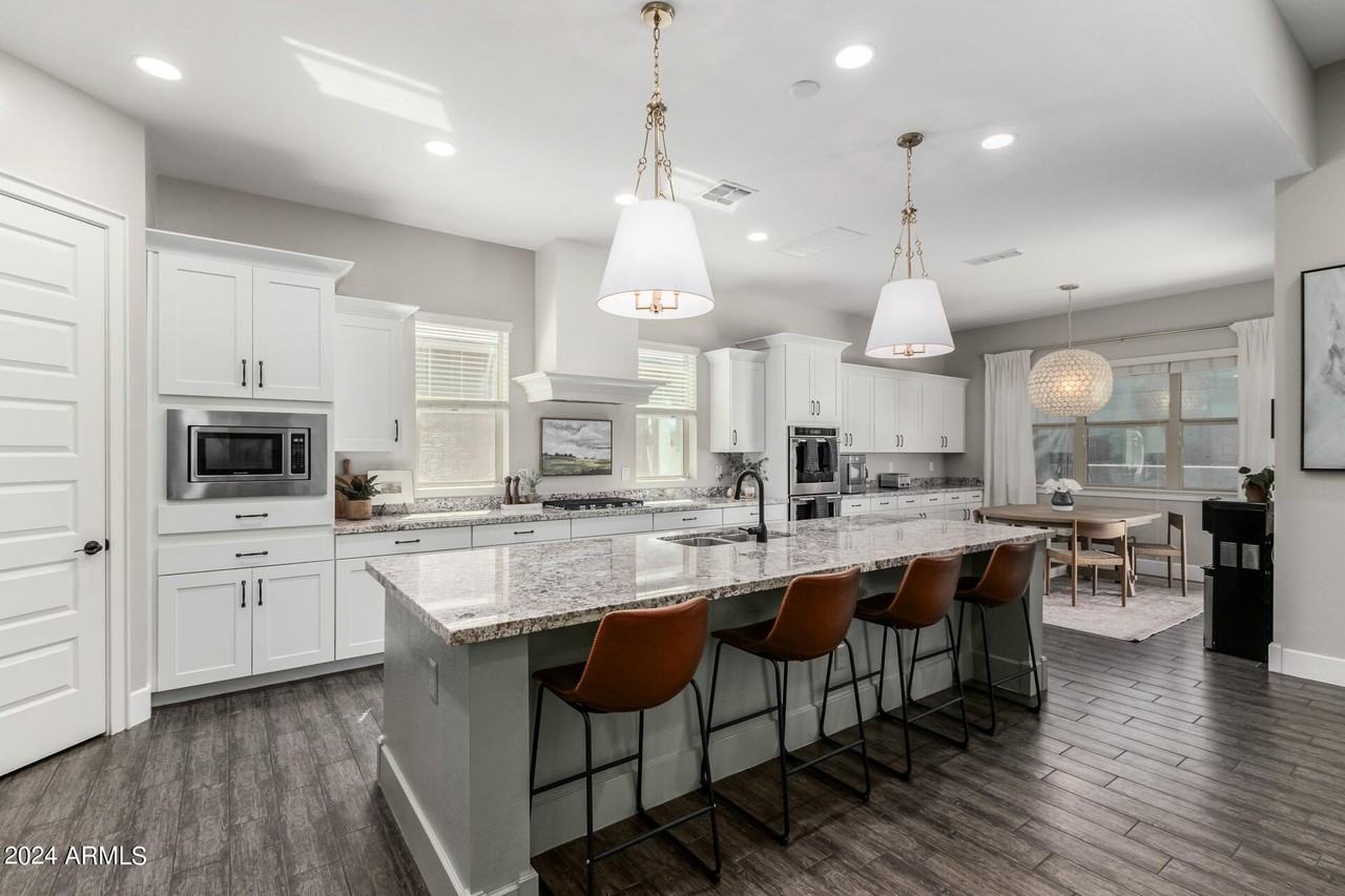 9613 W Staghorn Rd - Photo 3 of 50