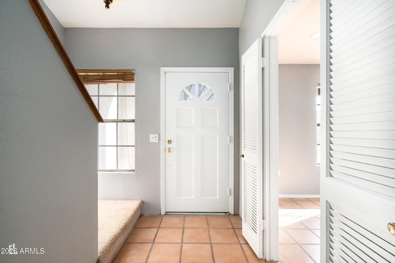 7854 W Fleetwood Ln - Photo 4 of 23