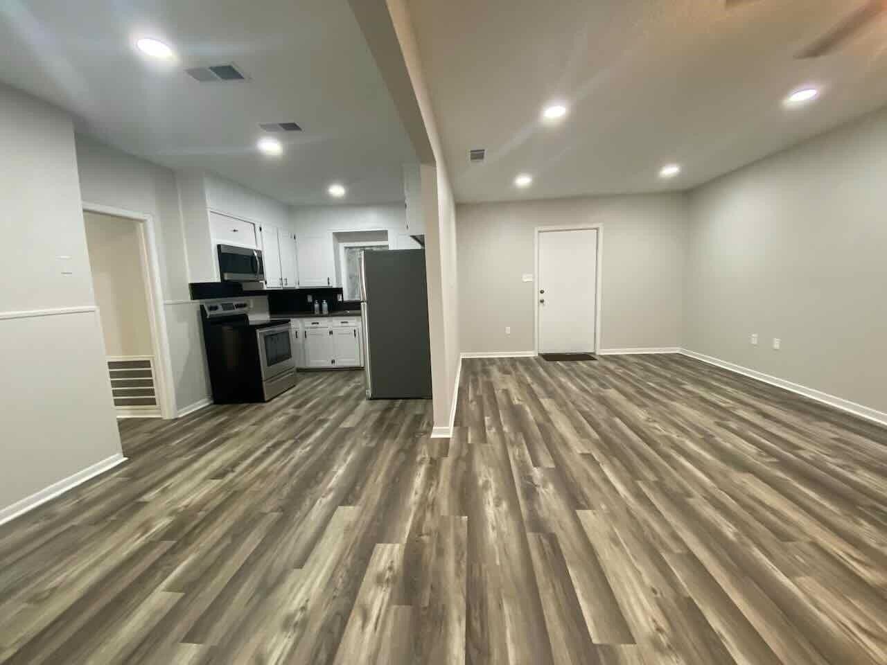 1100 Marshall Ln - Photo 6 of 22