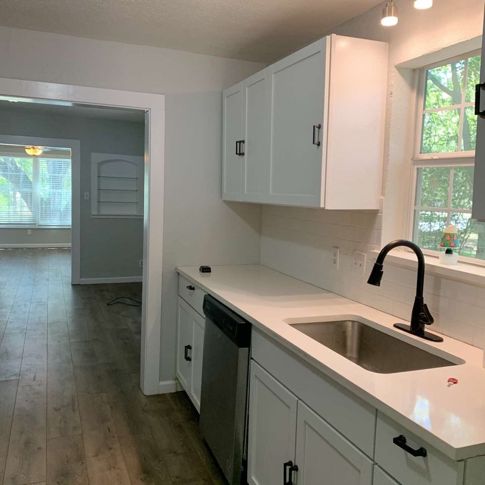 505 E Heron St #1 - Photo 5 of 19