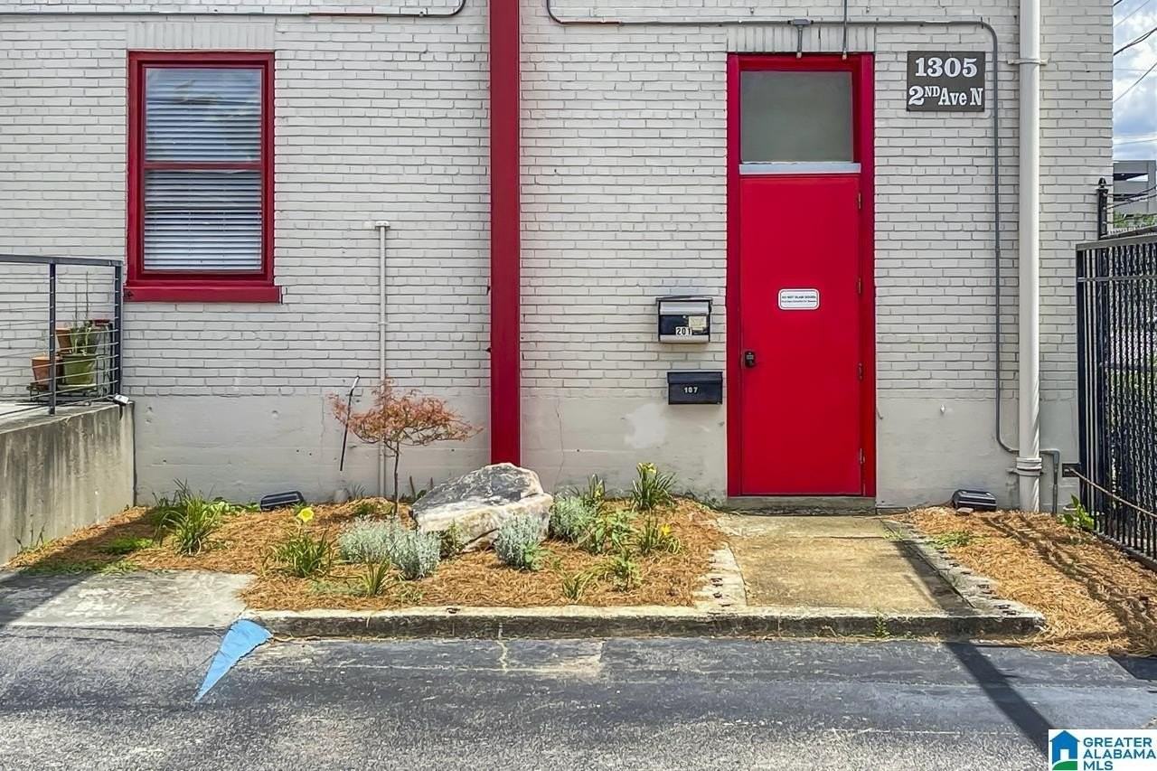 1305 2nd Ave N #201 - Photo 3 of 34