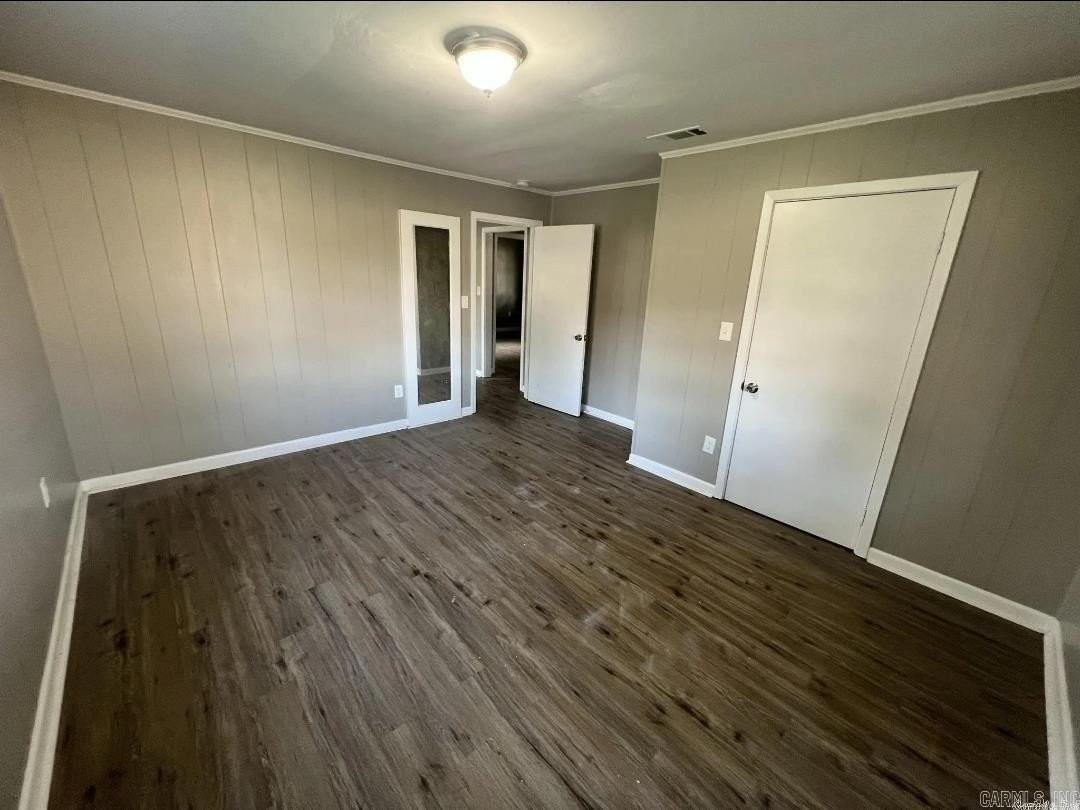 106 S Grant St - Photo 5 of 9