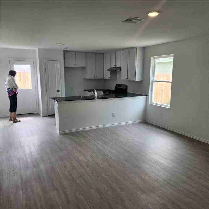 2726 Winterfell St - Photo 2 of 8