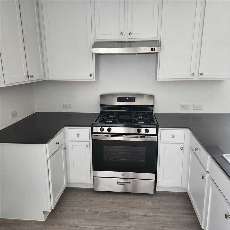 2726 Winterfell St - Photo 5 of 8