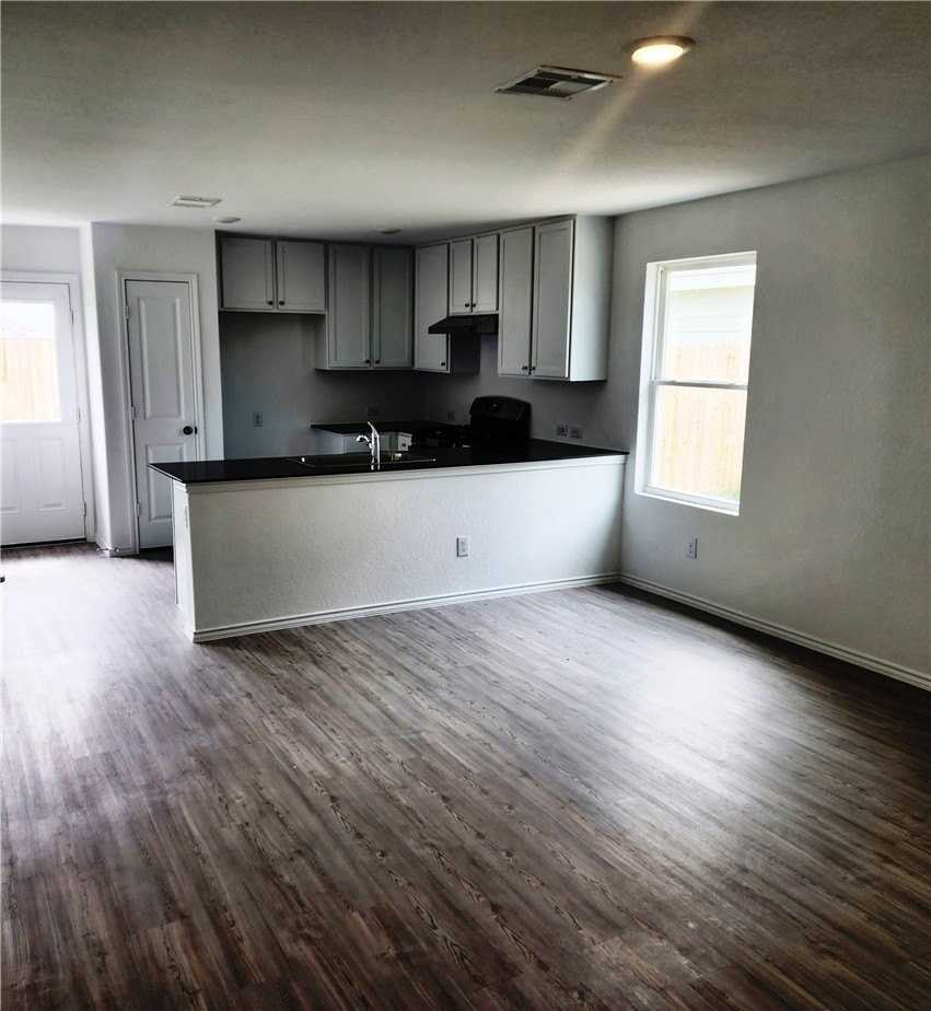 2726 Winterfell St - Photo 6 of 8