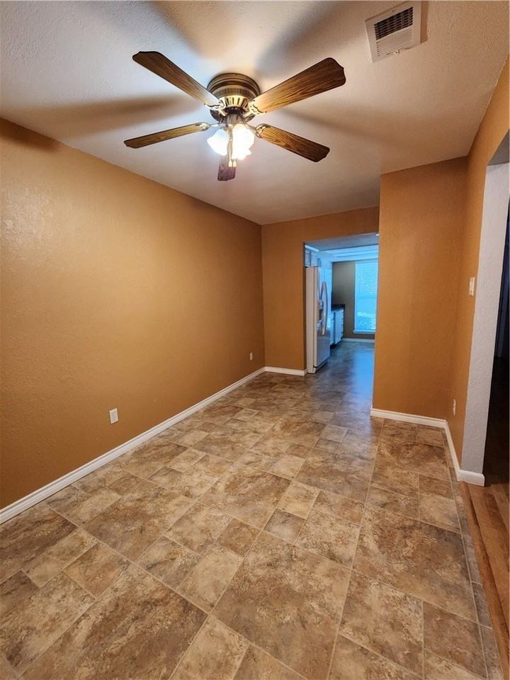 7209 Sparkle Sea Dr Apt 7 - Photo 3 of 15