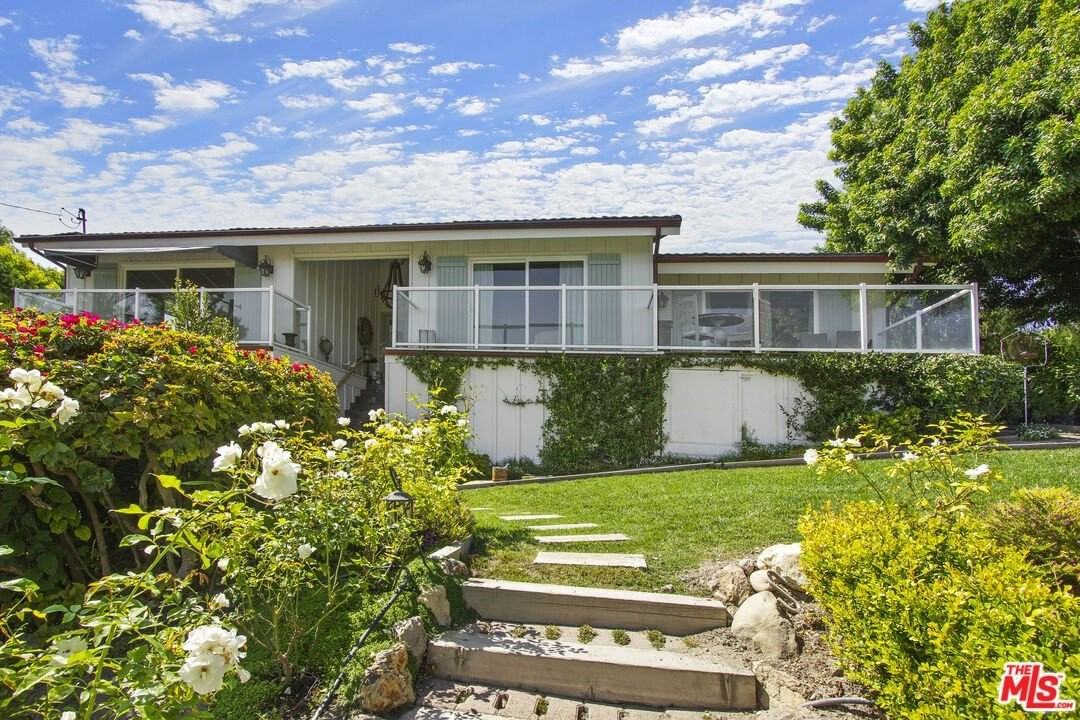 6363 Zumirez Dr - Photo 4 of 34