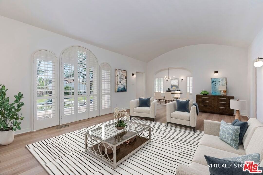 119 N Almont Dr - Photo 3 of 26