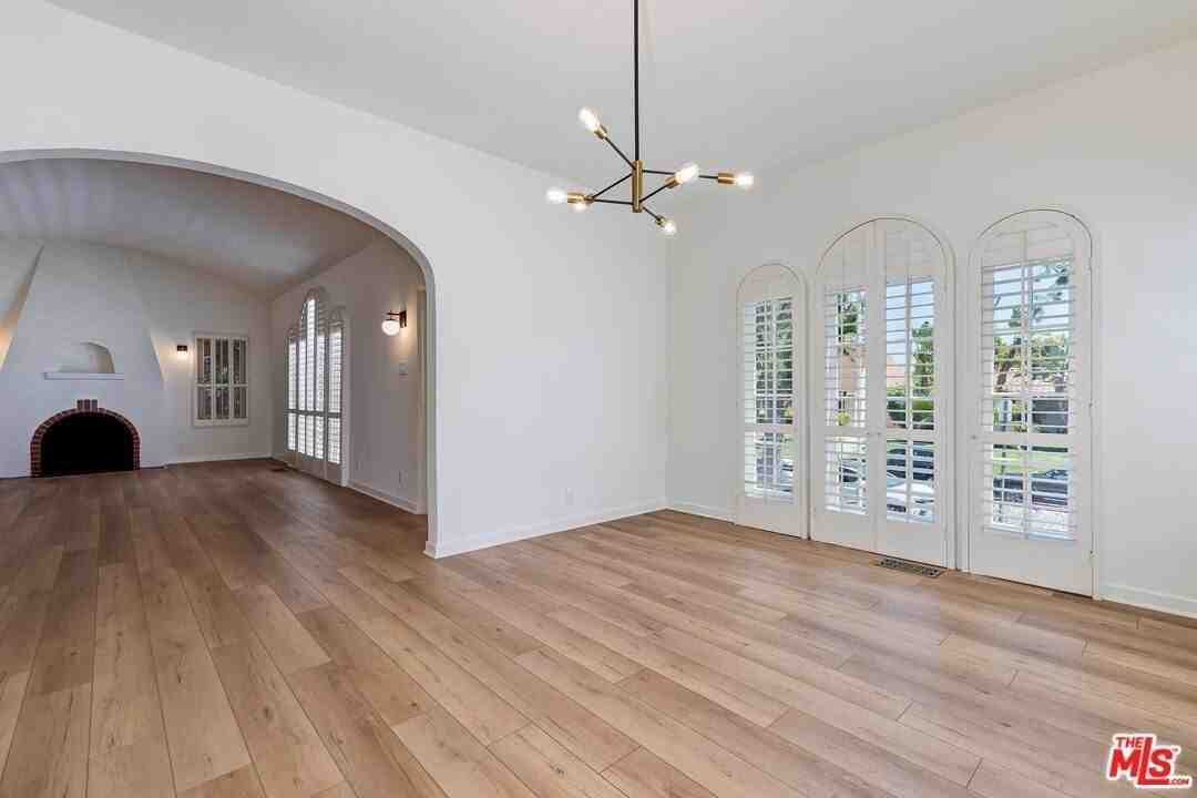 119 N Almont Dr - Photo 6 of 26