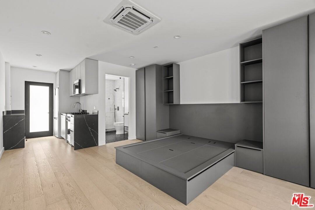 1325 Cabrillo Ave Apt 3 - Photo 2 of 13