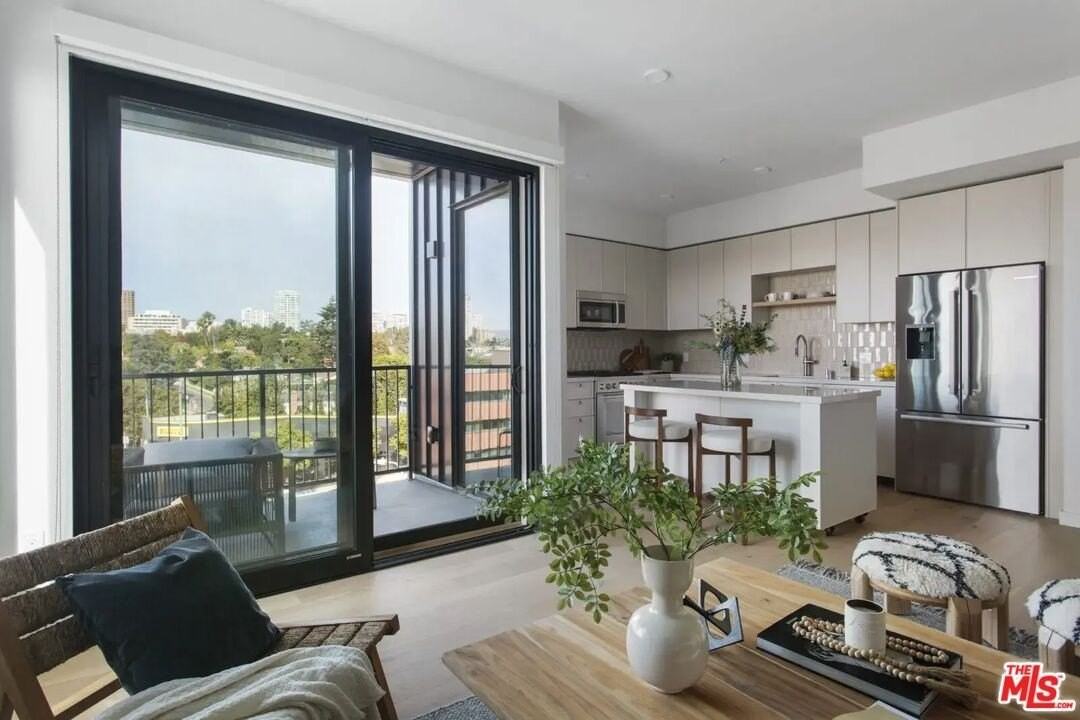 10310 Santa Monica Blvd Apt 522