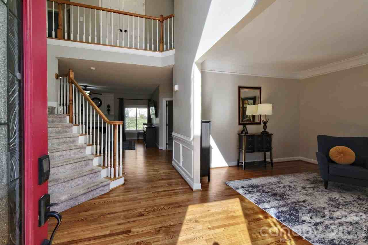 6520 Red Maple Dr - Photo 4 of 38