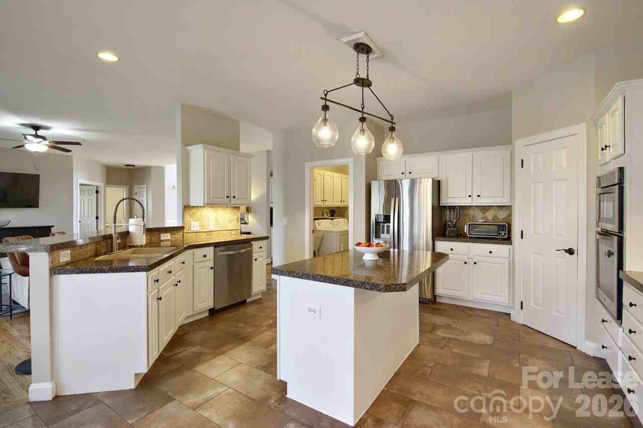 6520 Red Maple Dr - Photo 6 of 38