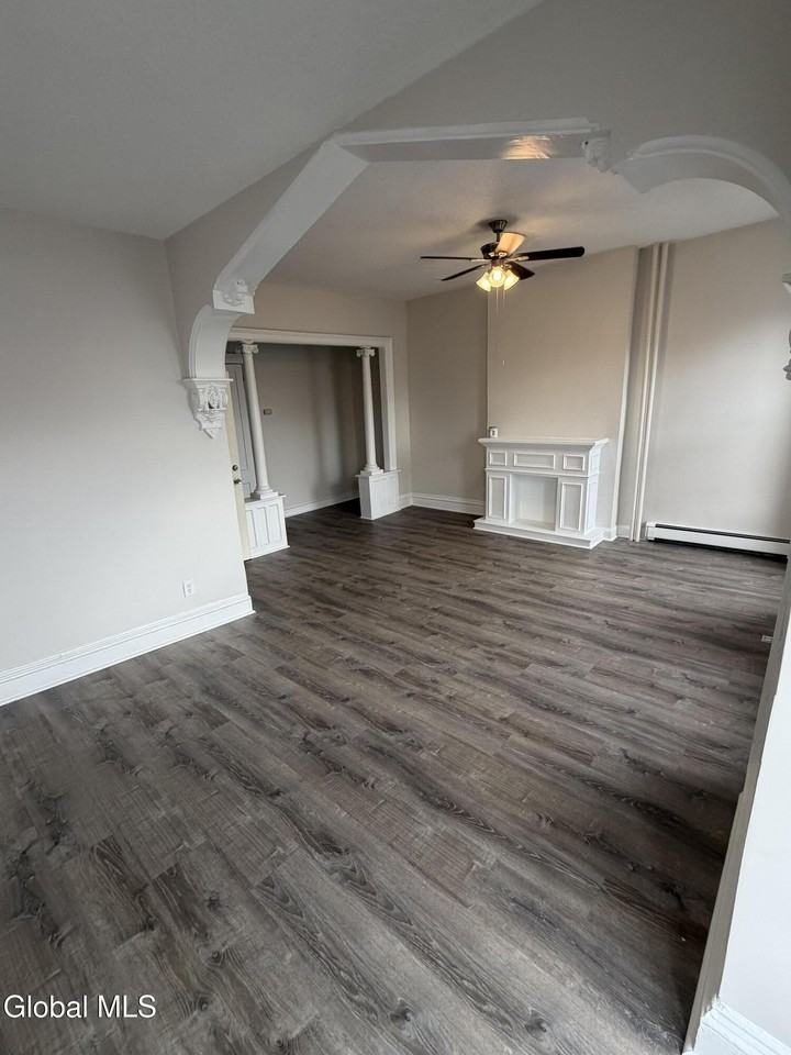 365 Madison Ave Apt 2 - Photo 3 of 12