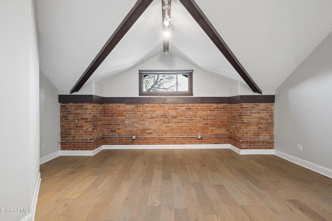 77 Van Dam St Apt 408 - Photo 7 of 14