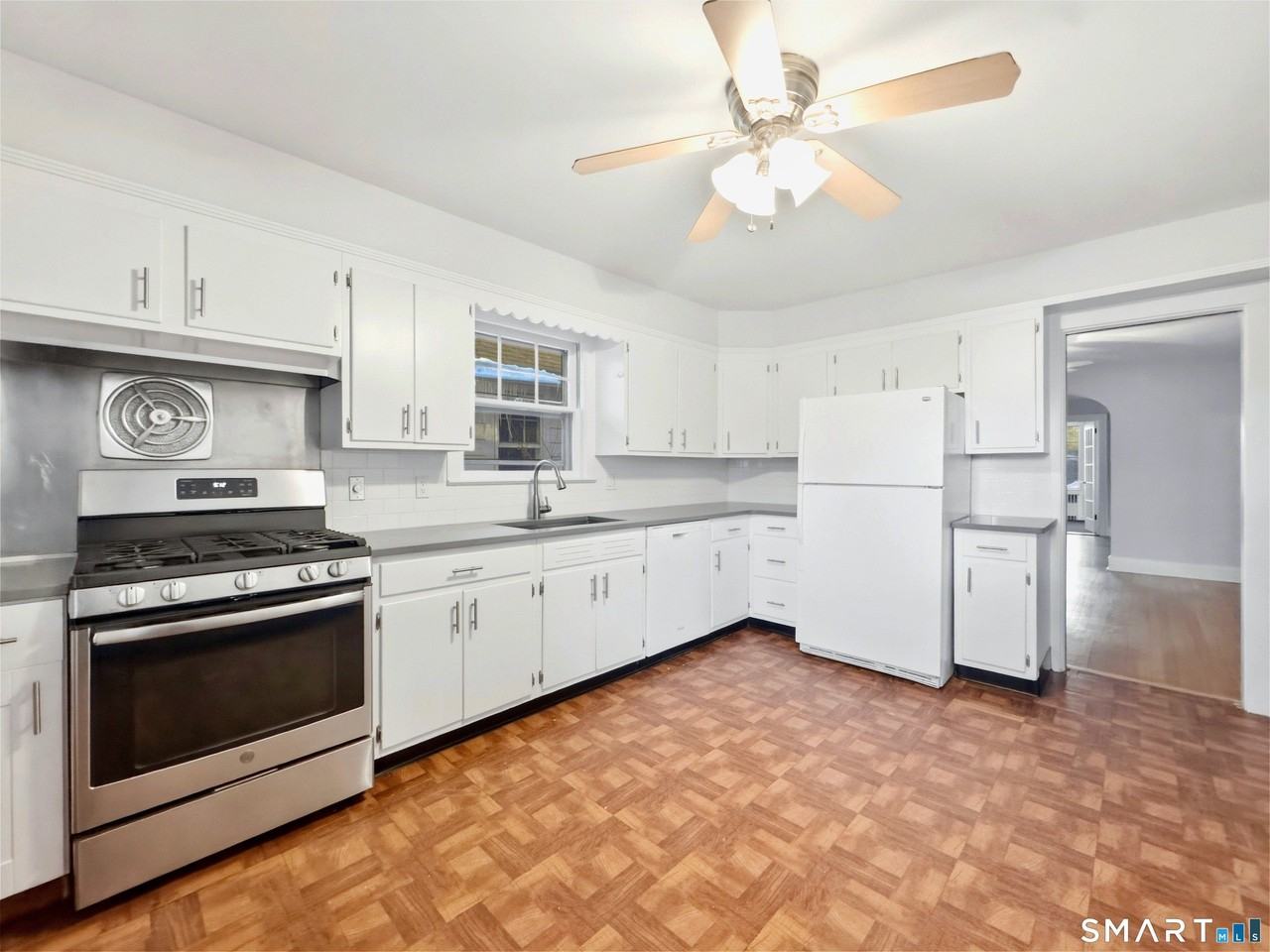 40 Orchard Pl Unit 2 #2 - Photo 3 of 14