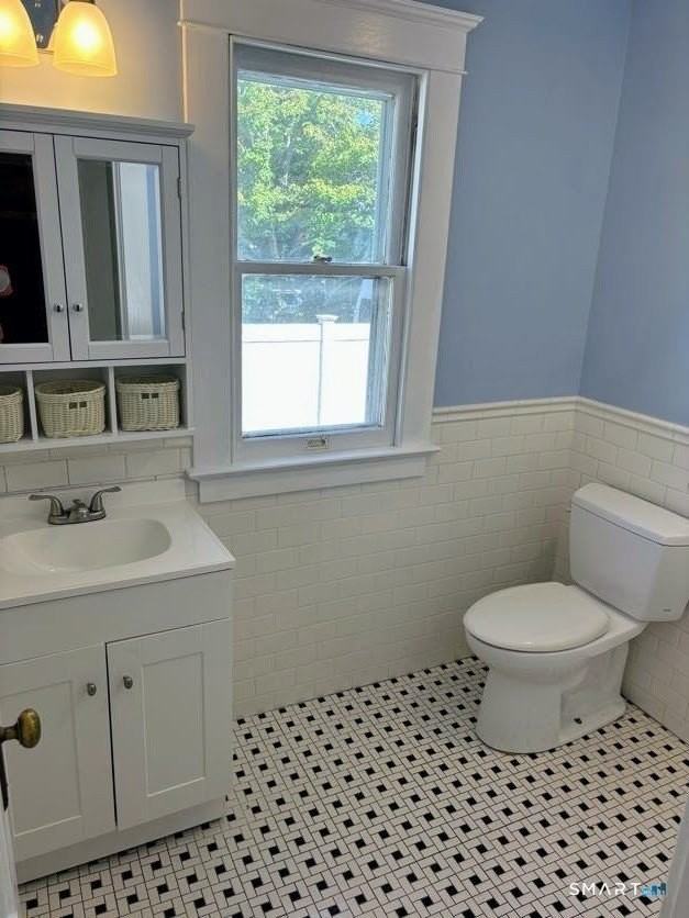 61 Main St Unit B - Photo 5 of 13