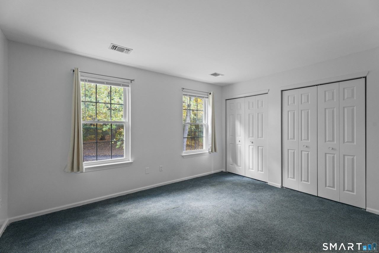 213 Oakland St Apt D - Photo 5 of 10