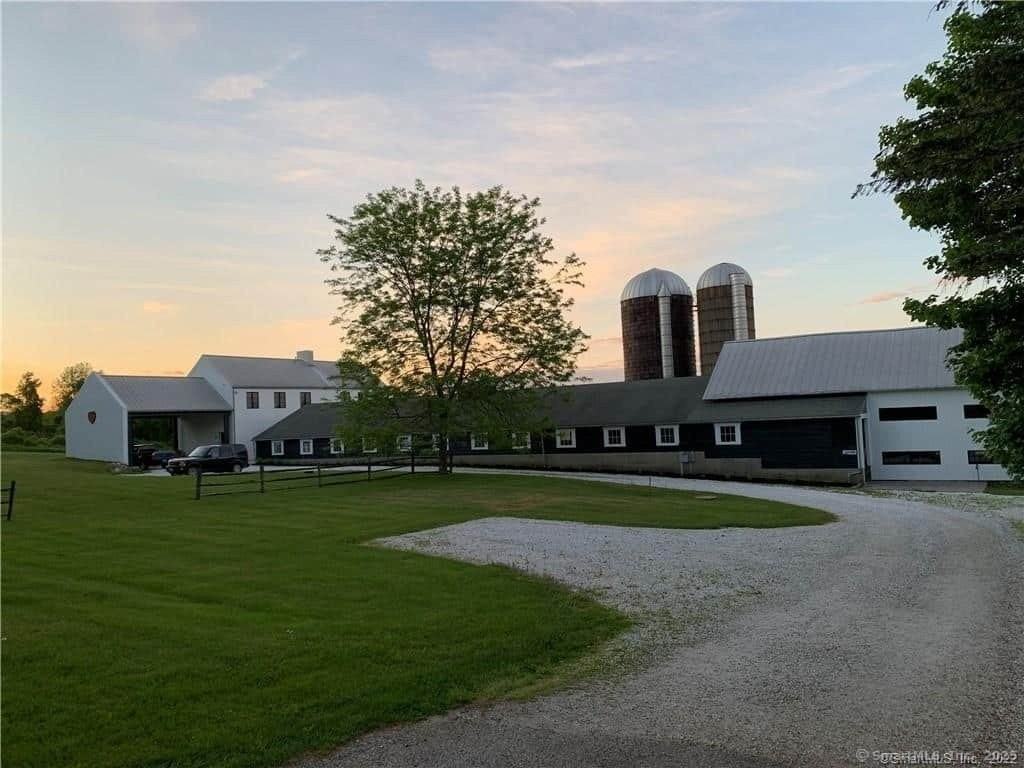 120 Lime Rock Rd - Photo 2 of 18