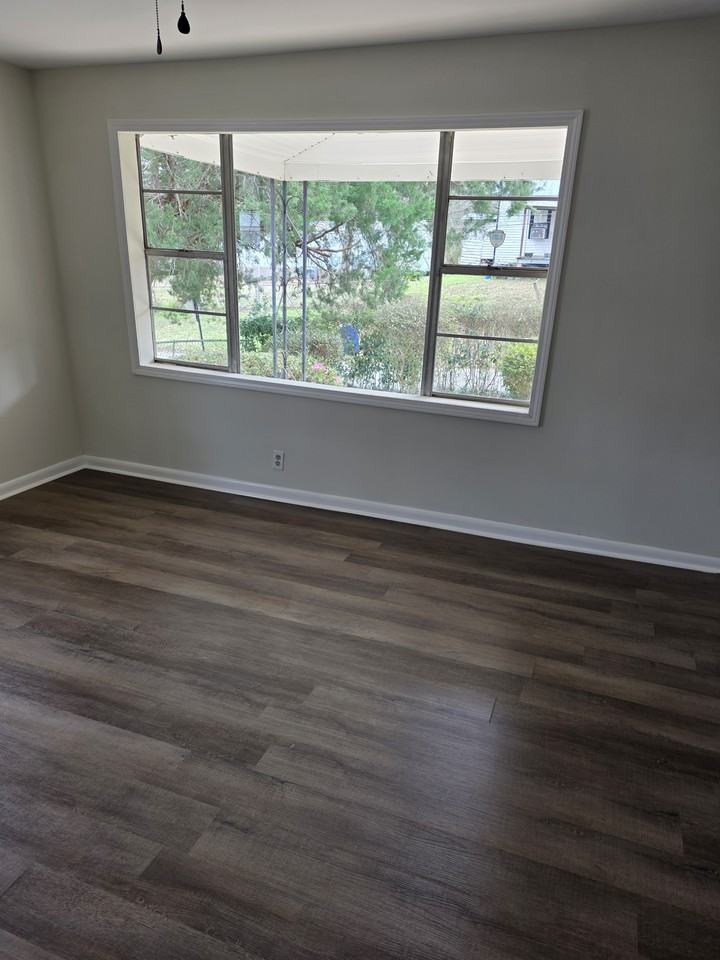 112 Montgomery Ave #1 - Photo 2 of 10