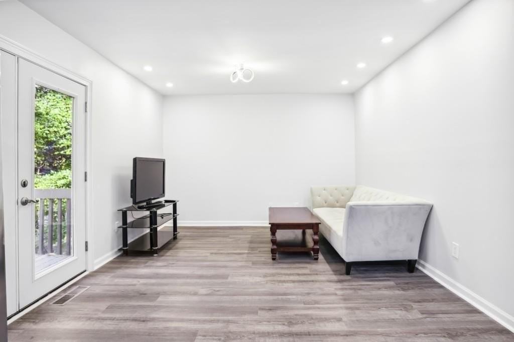 10145 Rillridge Ct - Photo 7 of 26