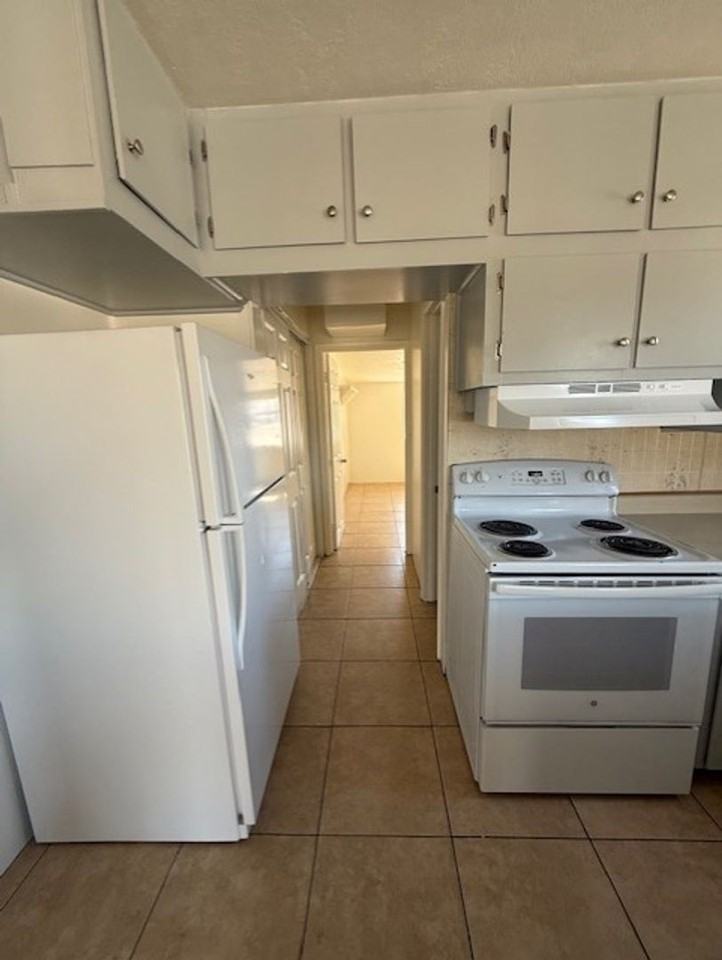 489 N 10th St - Photo 2 of 6