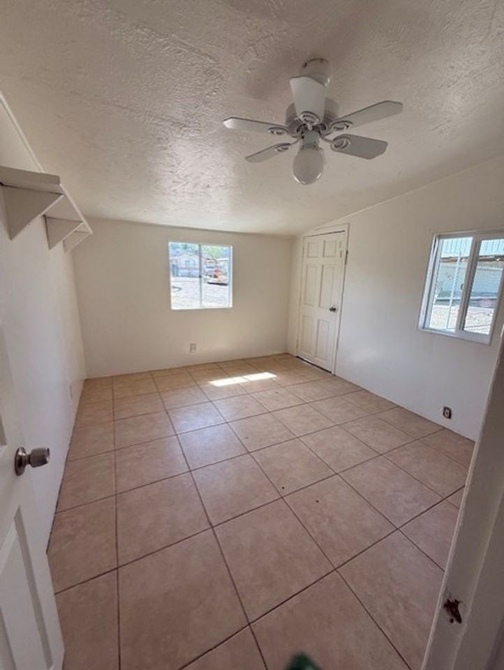 489 N 10th St - Photo 5 of 6