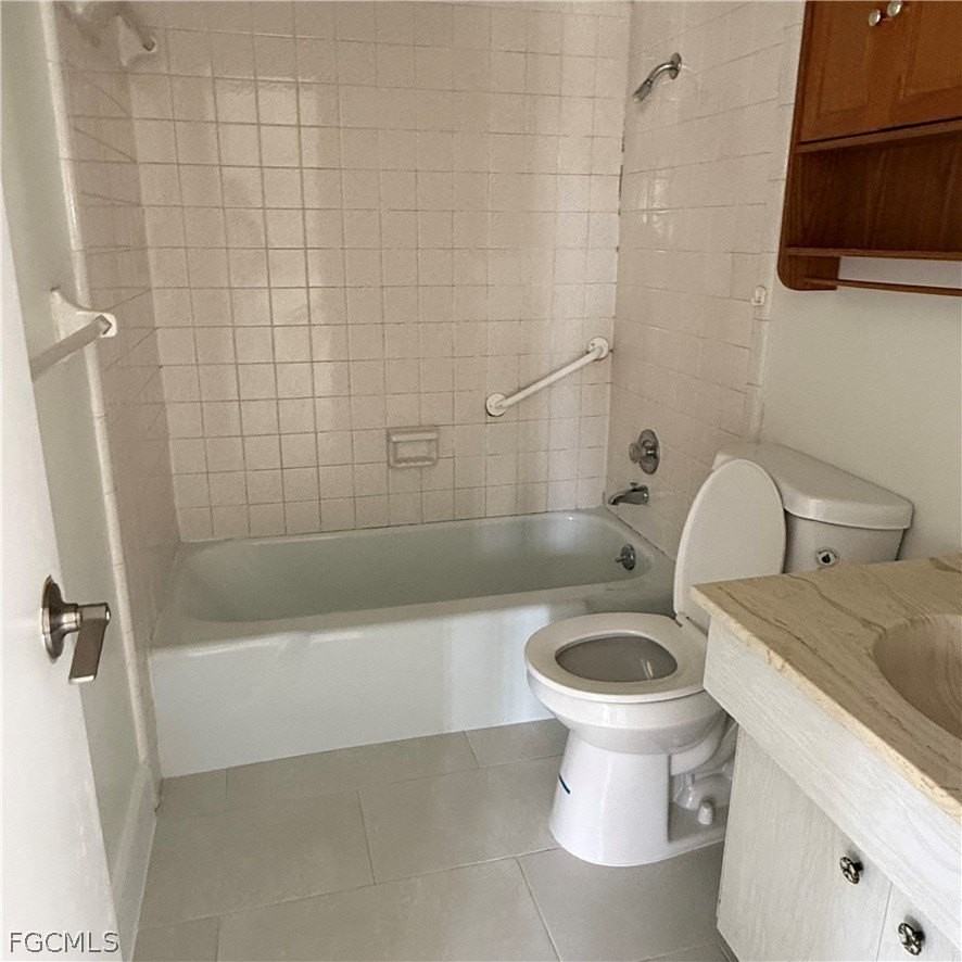 26 Hamlin Ct - Photo 4 of 12