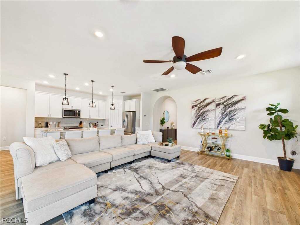 19563 Utopia Ln - Photo 3 of 27