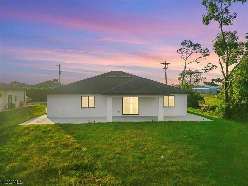 541 Chalet Ave S - Photo 2 of 42