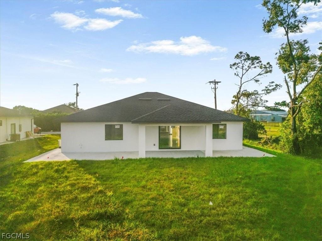 541 Chalet Ave S - Photo 5 of 42