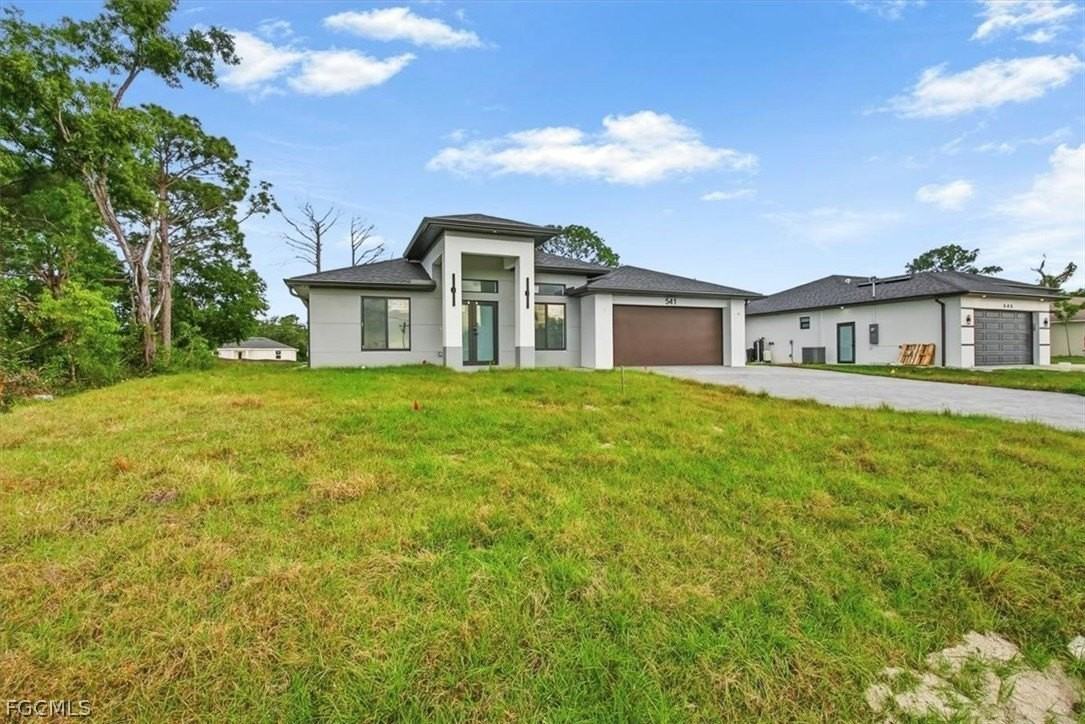 541 Chalet Ave S - Photo 6 of 42