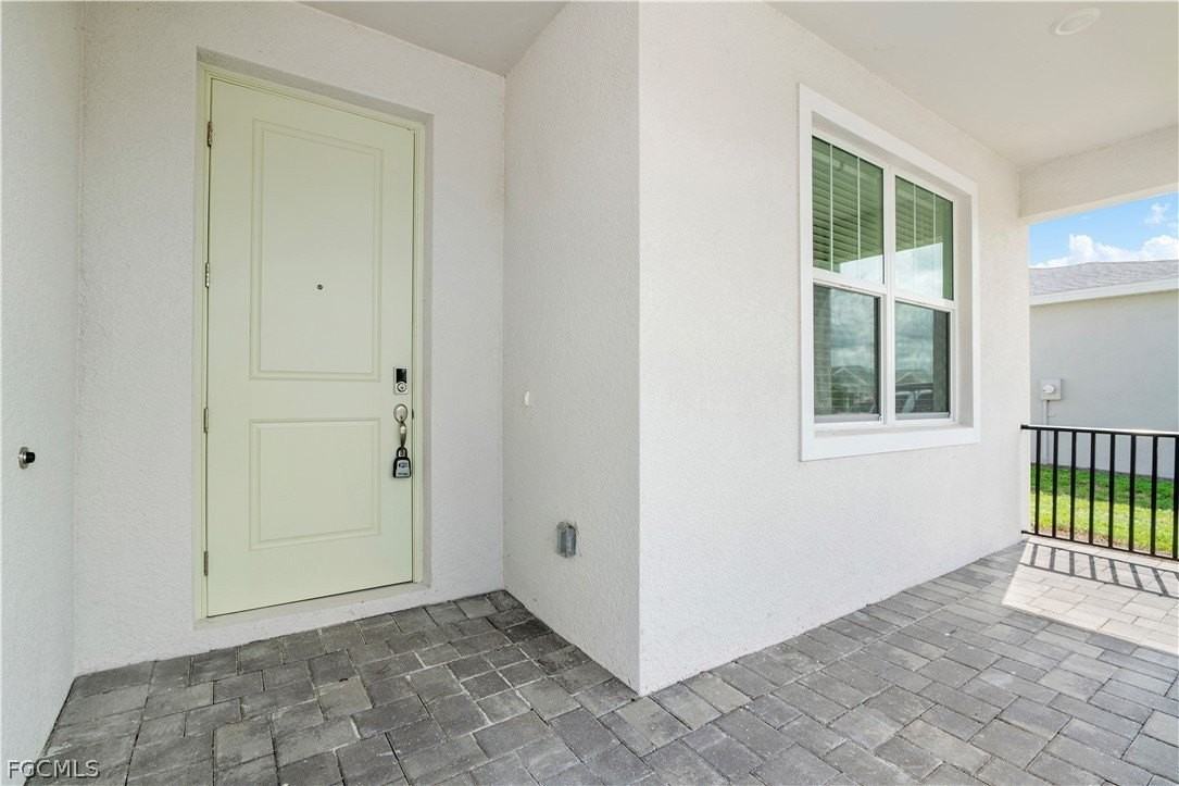 44300 Saddlewood Ct - Photo 2 of 39