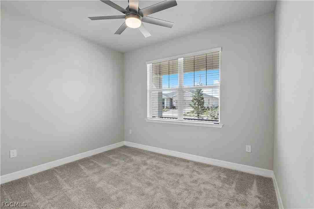 44300 Saddlewood Ct - Photo 4 of 39