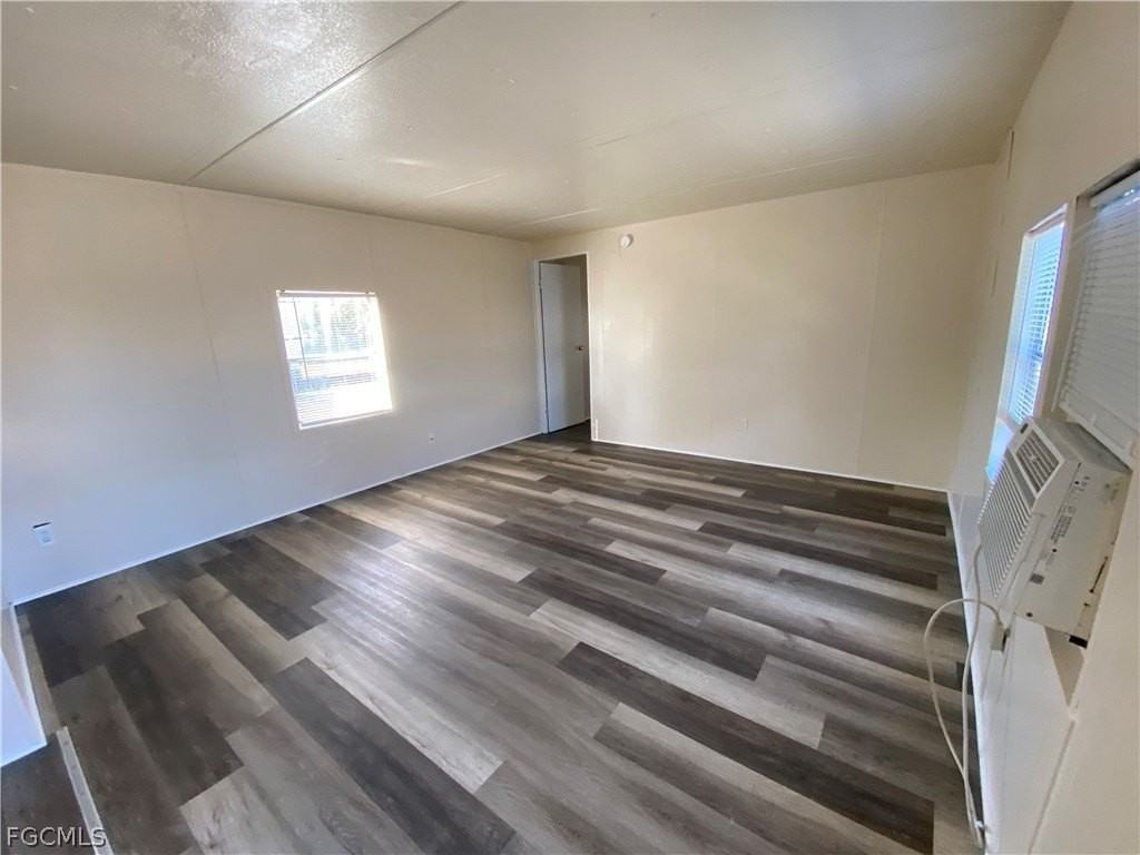 7877 Suncoast Dr - Photo 7 of 17