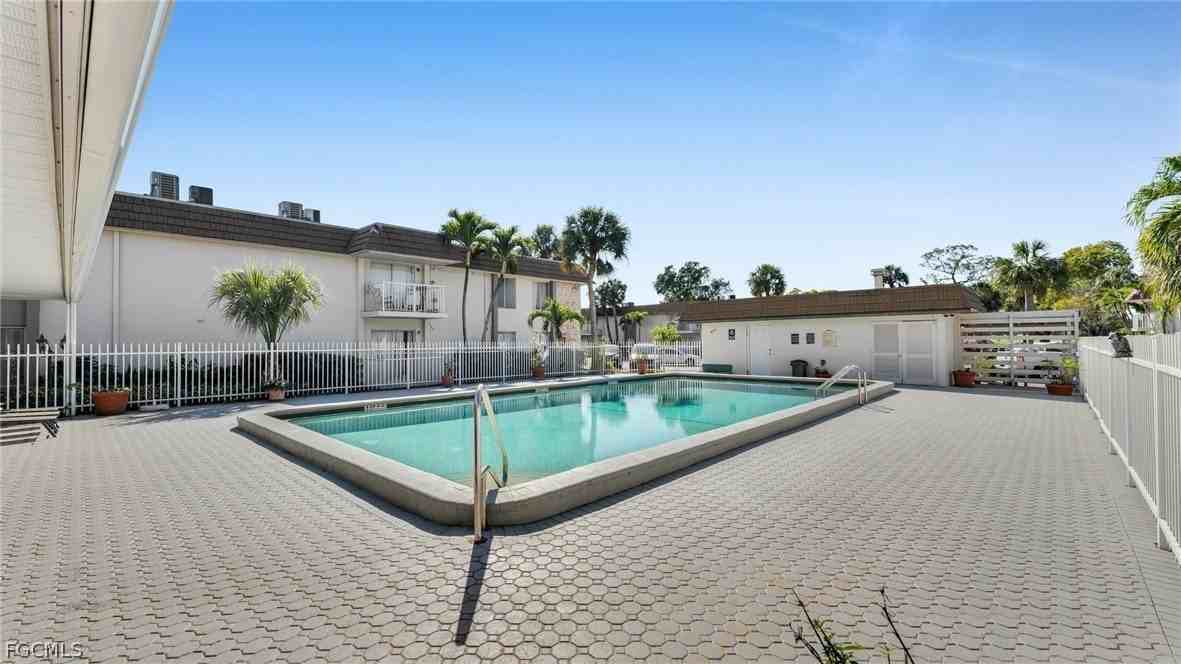 1830 Maravilla Ave #510 - Photo 6 of 21