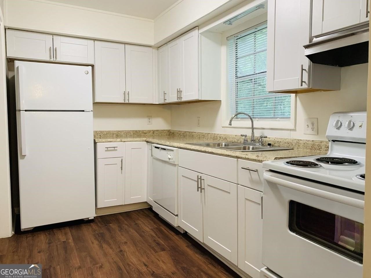 1069 Laurel Ln Nw Unit B - Photo 5 of 28