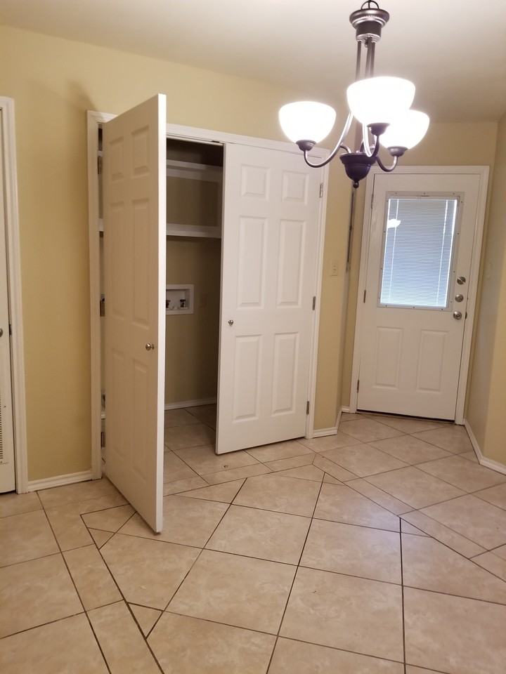 20413 Oak Hollow Ln #14-02 - Photo 2 of 3