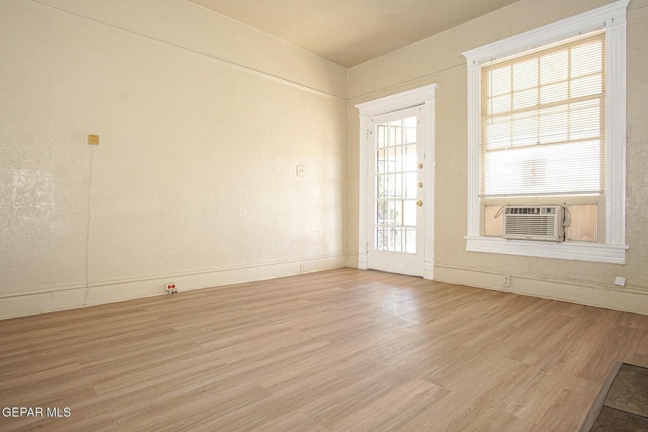 1419 Wyoming Ave - Photo 5 of 15