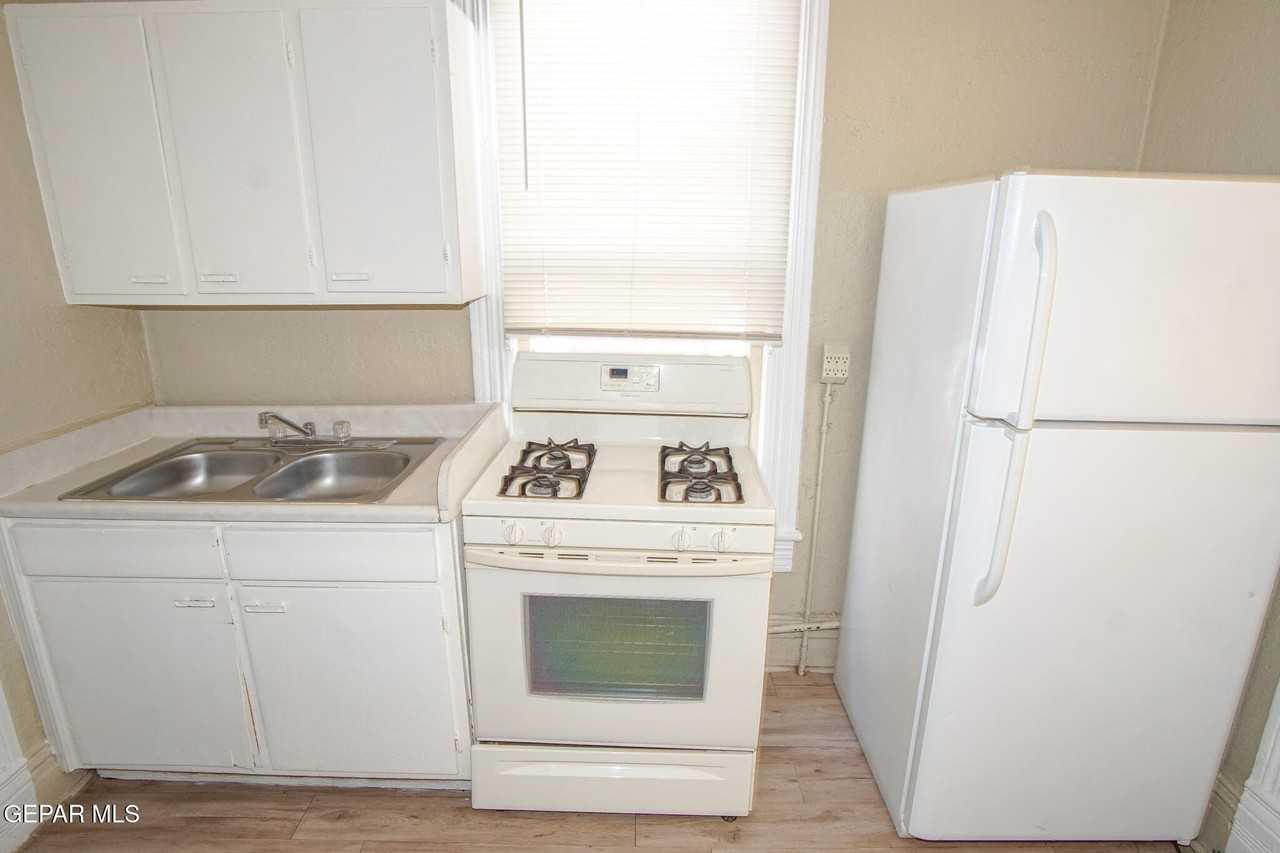 1419 Wyoming Ave - Photo 6 of 15