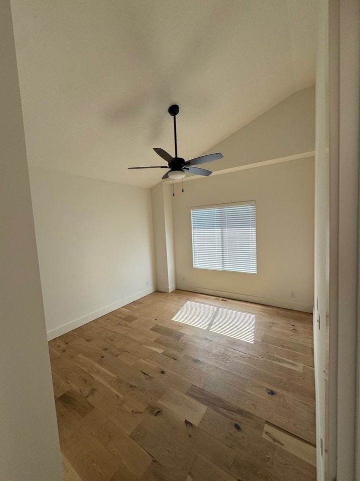 108 108 & 110 E. Maplewood Ln. - Photo 3 of 10